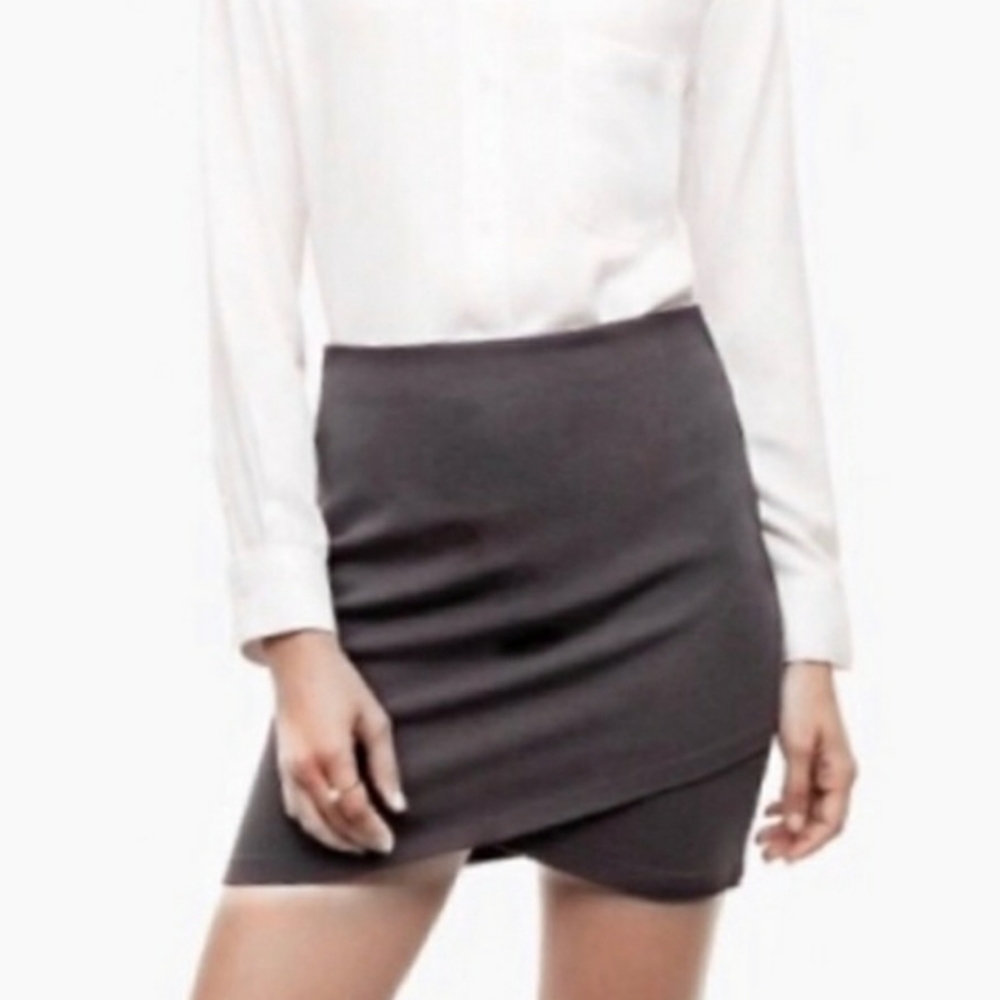 Aritzia Sunday Primrose Best Dark Grey Mini Skirt Size Small